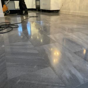 Marmeren vloer schoonmaken