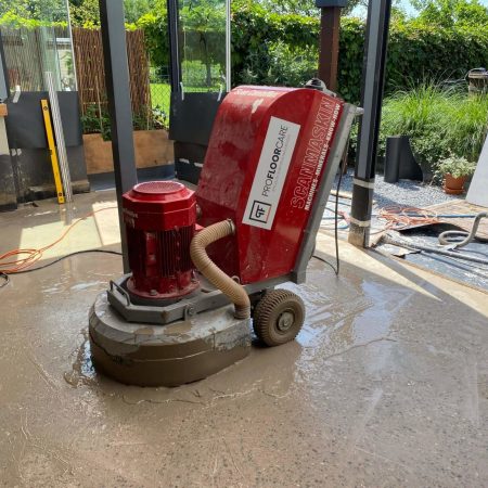beton schuren met schuurmachine