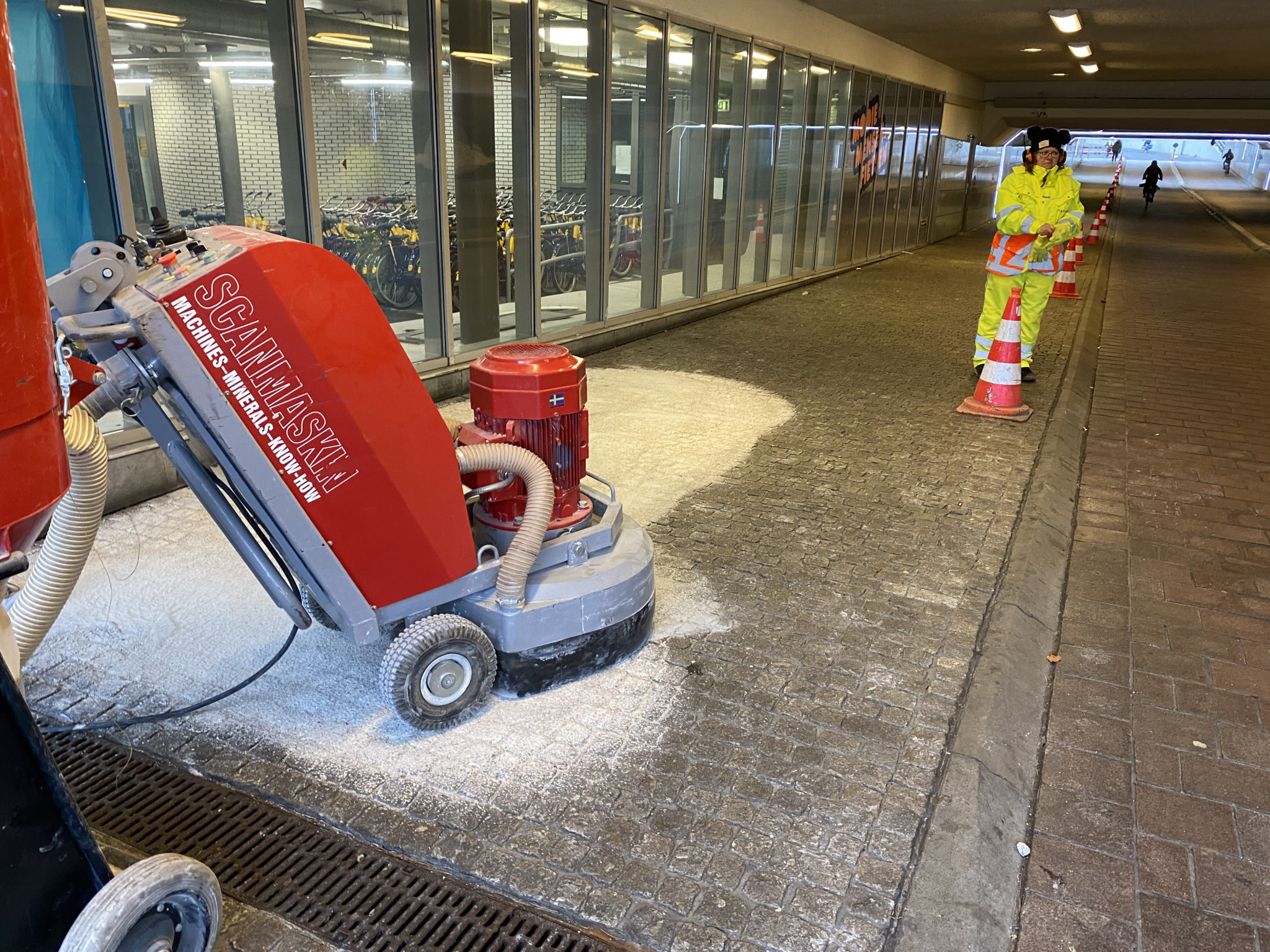 dinsdag Stewart Island Gluren Tegels antislip maken - Pro Floor Care | Natuursteen antislip maken