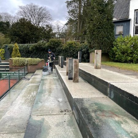 beton stroef maken door boucharderen