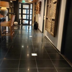 Schoonmaken van basalt